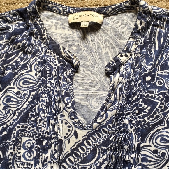 T-shirt - Picture 2 of 2